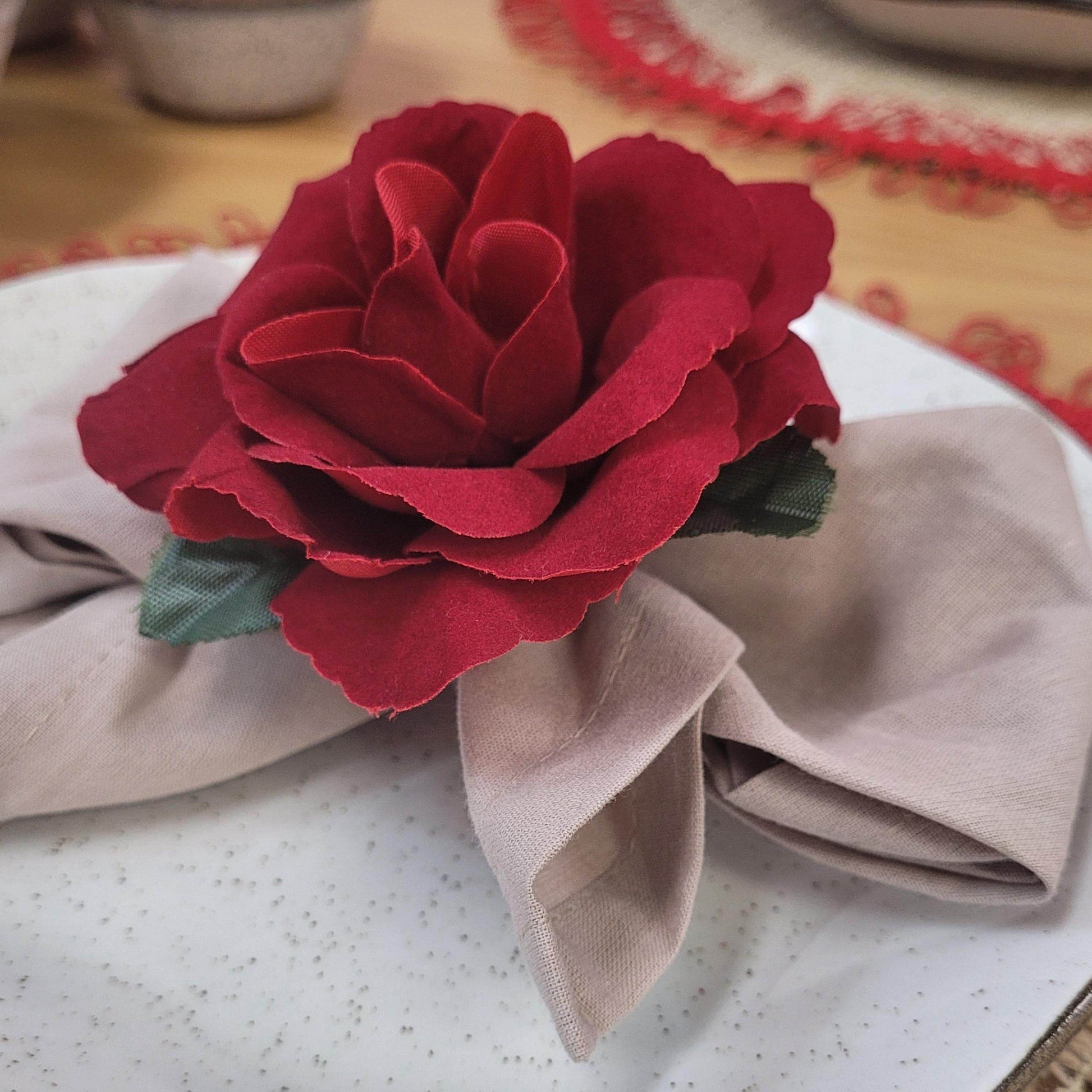 Maison Charlô | Wholesale Set of 40 Wholesale Red Colombiana Rose Flower Rosebud Napkin Rings Ecofriendly Pack - Loft&Timber