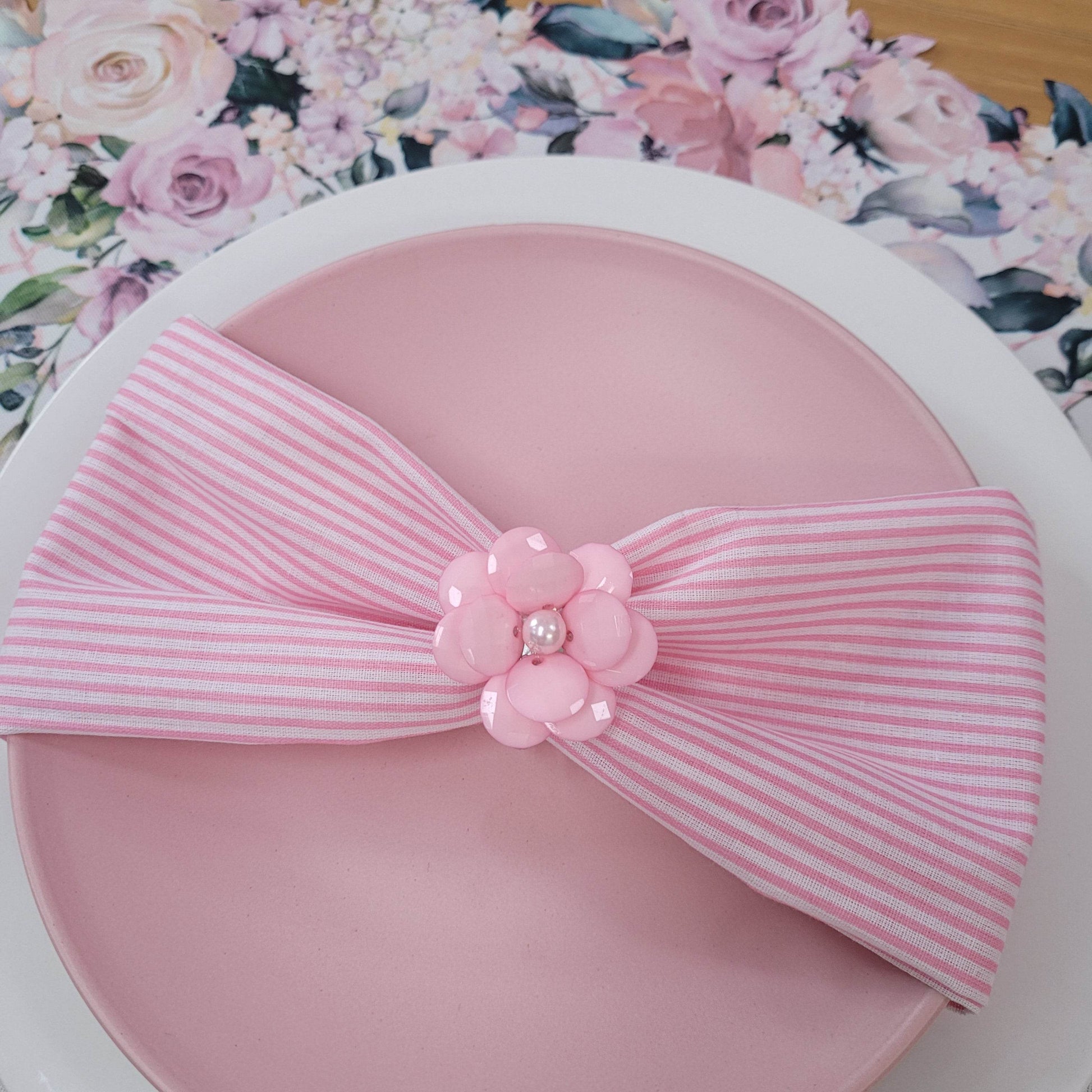 Maison Charlô | Set of 4 Delicate Flower Napkin Rings | Wedding, Thanksgiving, Christmas, New Year, Wedding, Banquet, Birthday - Loft&Timber