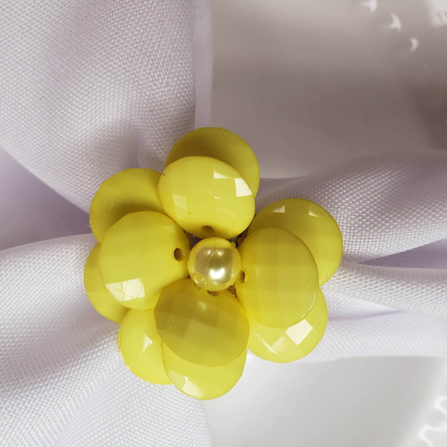 Maison Charlô | Set of 4 Delicate Flower Napkin Rings | Wedding, Thanksgiving, Christmas, New Year, Wedding, Banquet, Birthday - Loft&Timber