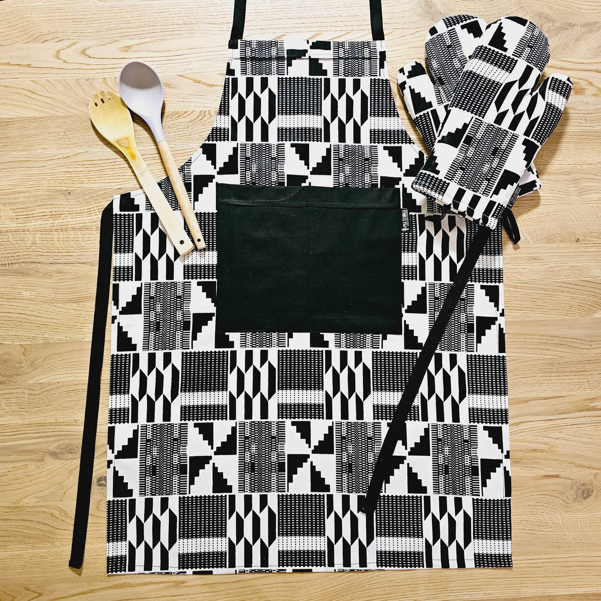 Handmade Apron and Matching Oven Gloves Set - Loft&Timber