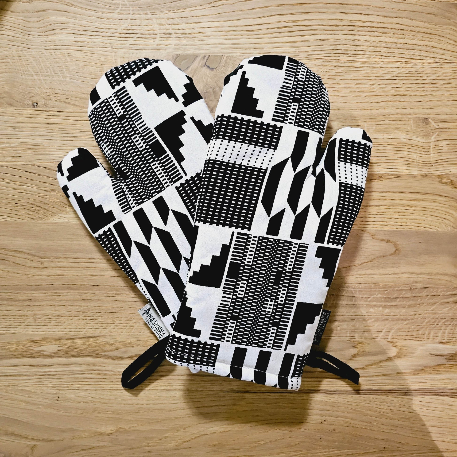 Handmade Apron and Matching Oven Gloves Set - Loft&Timber