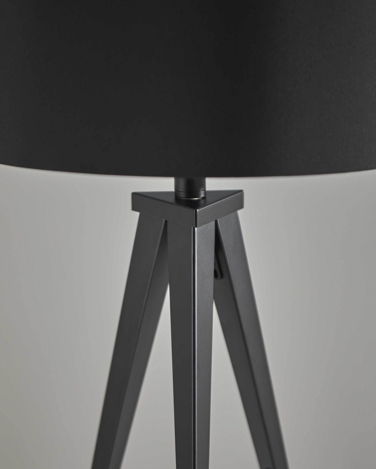 Treble Black Metal Table Lamp - Loft&Timber