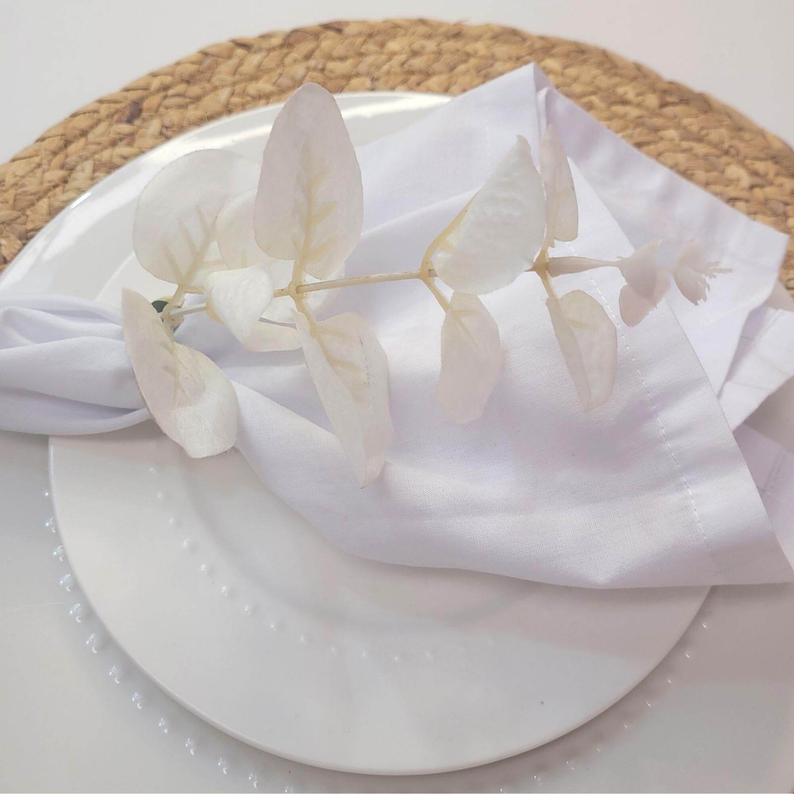 Set of 4 White Leaf Eucalyptus Napkin RingsRustic Napkin Ring, Minimalist Tabledecor, Oriental Tabledeco - Loft&Timber