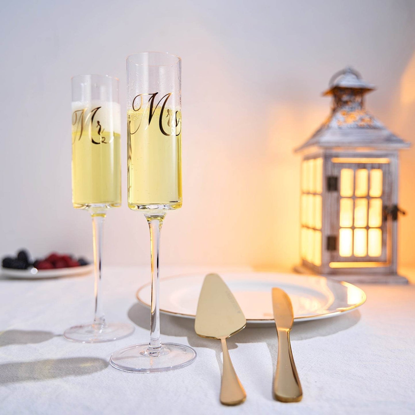 Wedding, Bridal Mr & Mrs Champagne Flutes Gift | Set of 2 | Crystal Champagne Flutes for Him and Her, Valentine's Day, Housewarming Gifts, Engagement Shower Gift for Bride and Groom GIFT BOX (Gold) - Loft&Timber