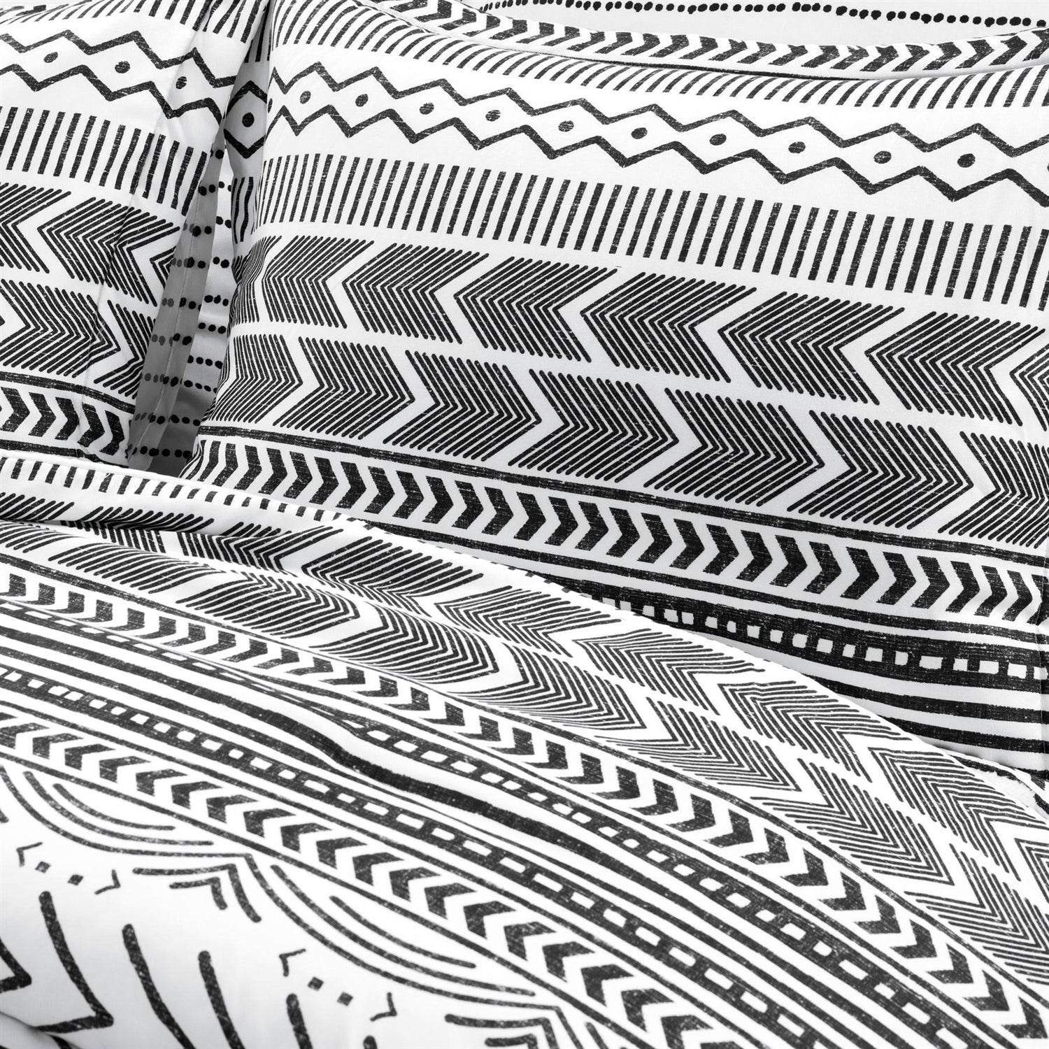 Full/Queen Scandinavian Chevron 5 Piece Black White Lightweight Comforter Set - Loft&Timber
