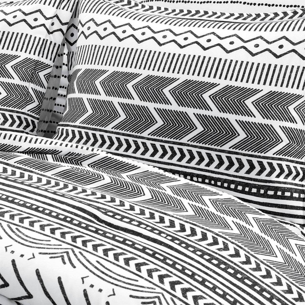 Full/Queen Scandinavian Chevron 5 Piece Black White Lightweight Comforter Set - Loft&Timber