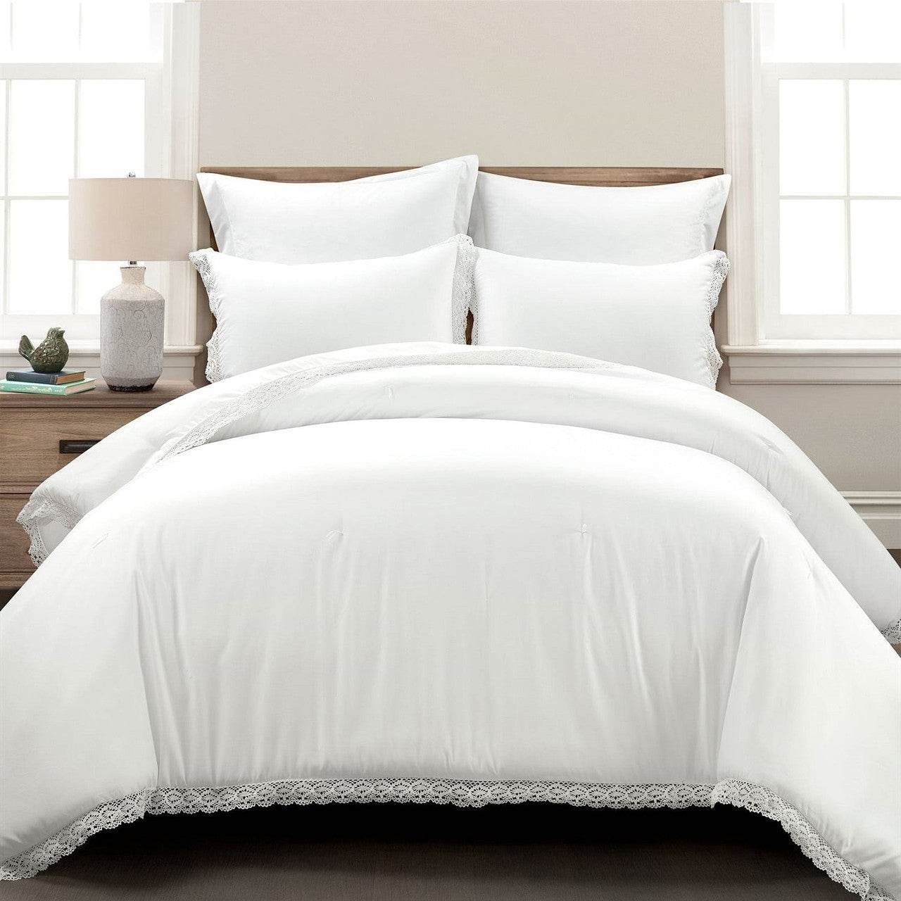 Full/Queen size White 5-Piece Lightweight Comforter Set with Lace Trim - Loft&Timber
