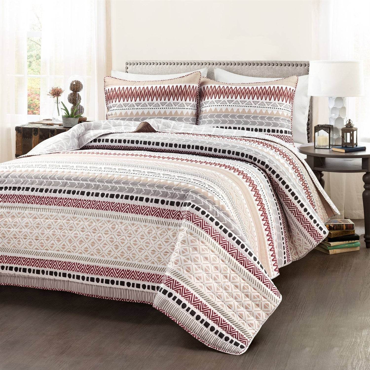 Full/Queen Lightweight Rustic Red Chevron Stripe Reversible 3 Piece Quilt Set - Loft&Timber