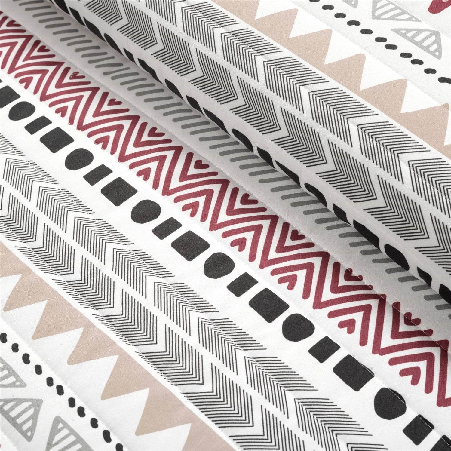 Full/Queen Lightweight Rustic Red Chevron Stripe Reversible 3 Piece Quilt Set - Loft&Timber