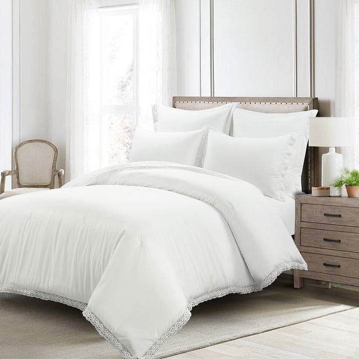 King size White 5-Piece Lightweight Polyester Comforter Set with Lace Trim - Loft&Timber