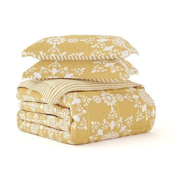 King Size 3 Piece Yellow Reversible Daisy Medallion Stripped Comforter Set - Loft&Timber