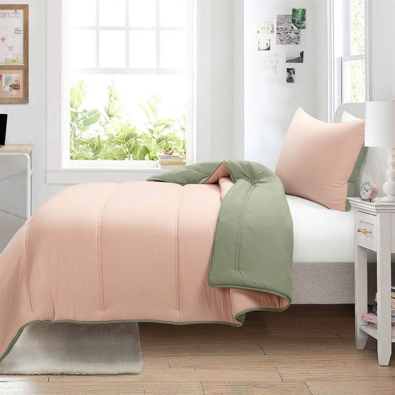 Twin/XL Soft Lightweight Reversible Quilted Comforter Set in Green/Pink - Loft&Timber