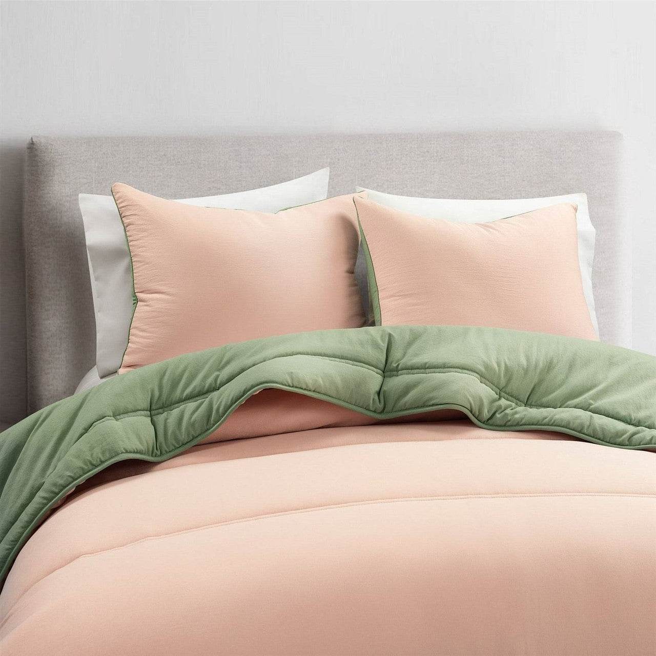 Twin/XL Soft Lightweight Reversible Quilted Comforter Set in Green/Pink - Loft&Timber