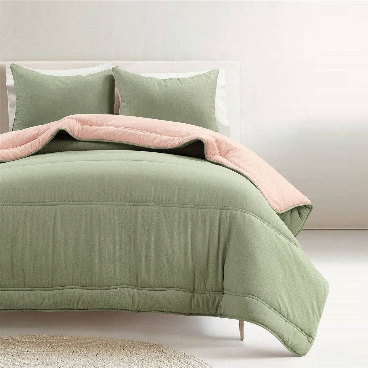 Twin/XL Soft Lightweight Reversible Quilted Comforter Set in Green/Pink - Loft&Timber