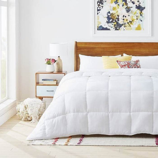 Queen Size Cozy All Seasons Plush White Polyester Down Alternative Comforter - Loft&Timber