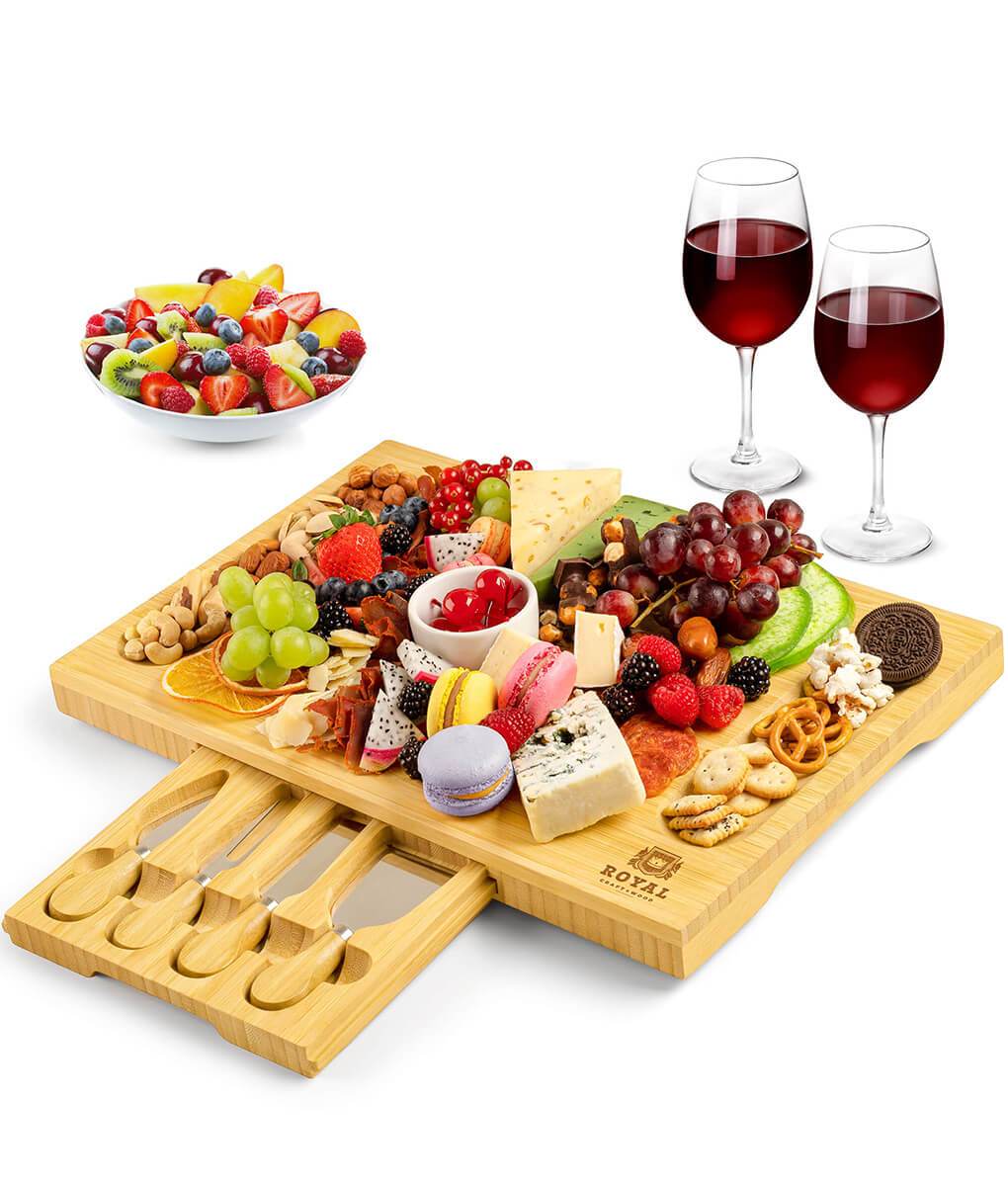 Cheese Board Set with Knives, 16.5“ x 11” - Loft&Timber