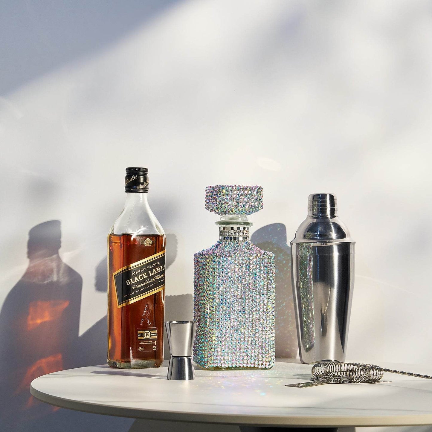 Unique Diamond Rhinestone Decanter | 730 mL | Luxurious Whiskey, Tequila, Wine Decanter - Dazzling All Over Silver Rhinestone Carafe For Spirits, Bourbon, Scotch, Durable Thick Glass HAND WASH ONLY - Loft&Timber