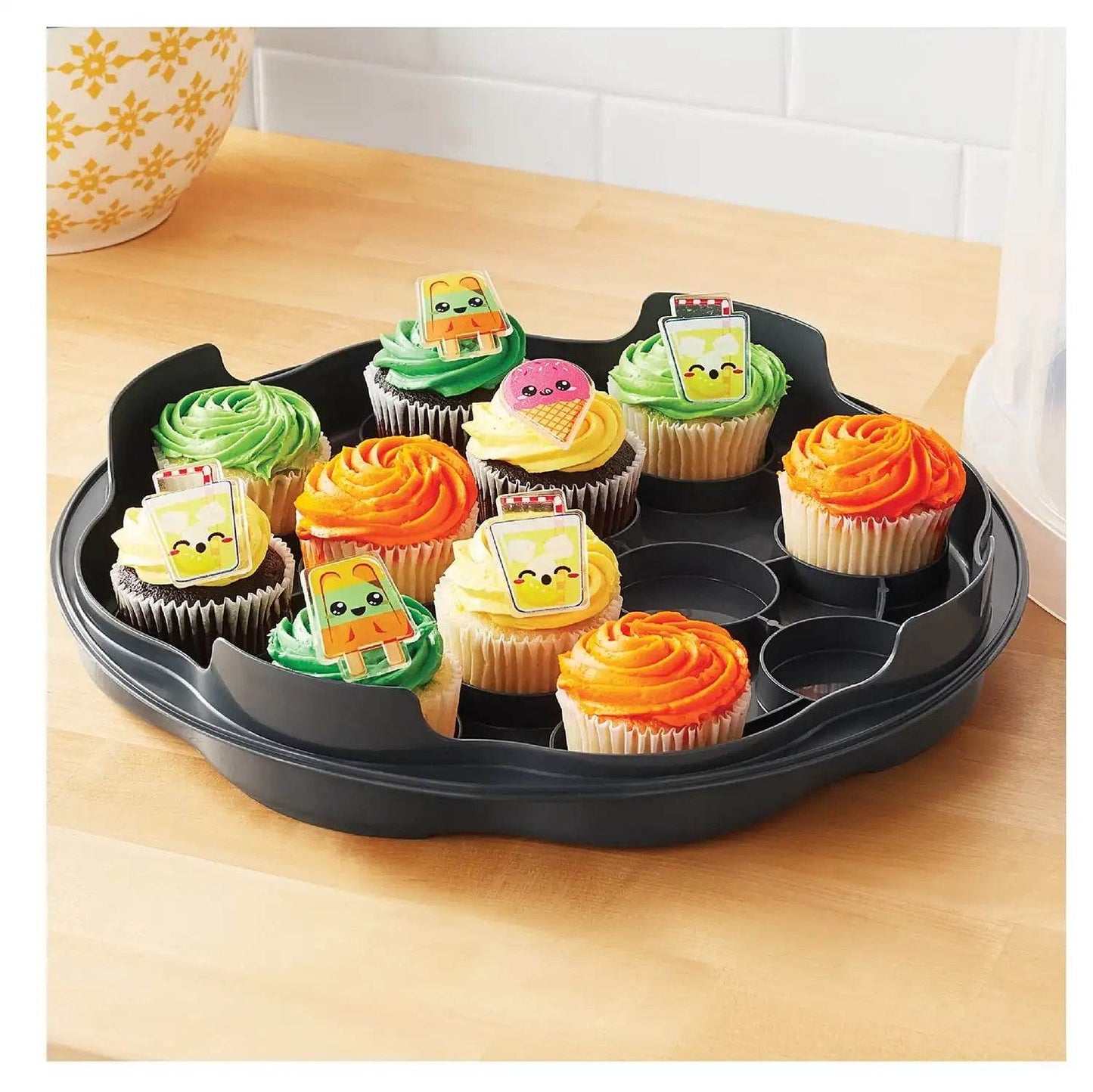 Round Plastic Cake and Cupcake Holder with Gray Handle - Loft&Timber