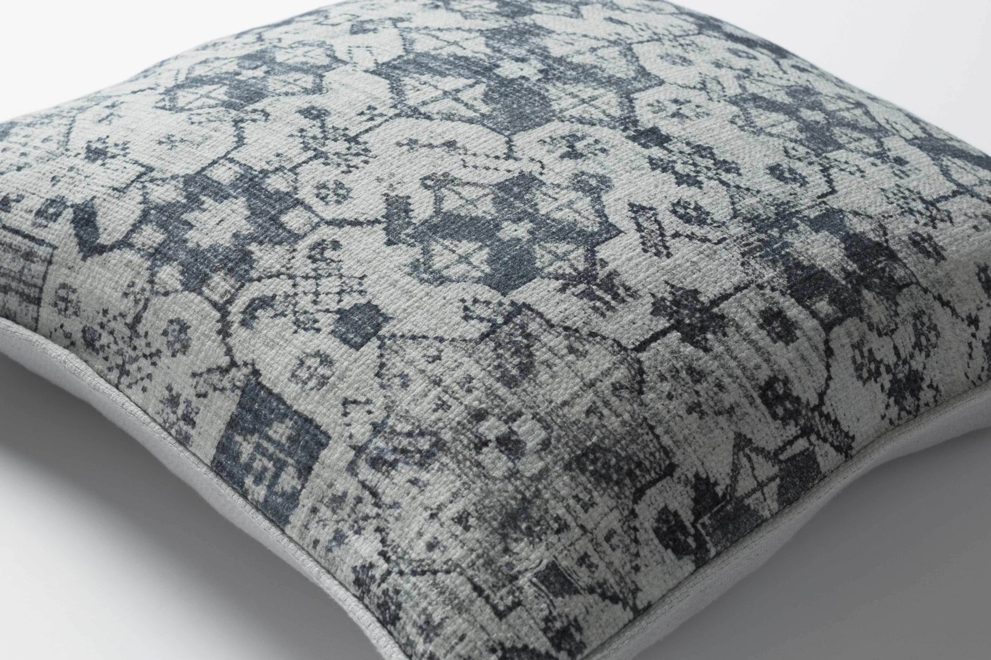 Locking Pillow Cover - Loft&Timber