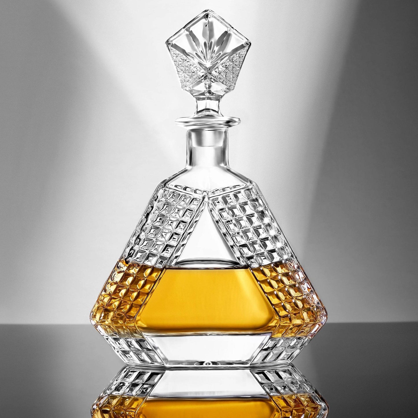 Whiskey Decanter - Triangle - 650ML - Loft&Timber