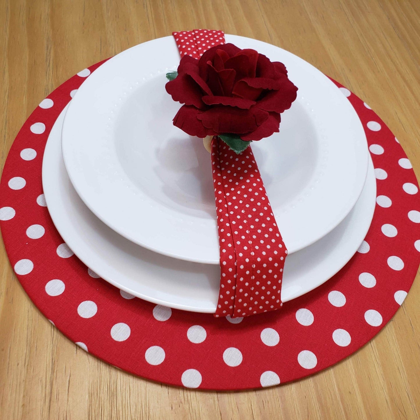 Maison Charlô | Wholesale Set of 40 Wholesale Red Colombiana Rose Flower Rosebud Napkin Rings Ecofriendly Pack - Loft&Timber