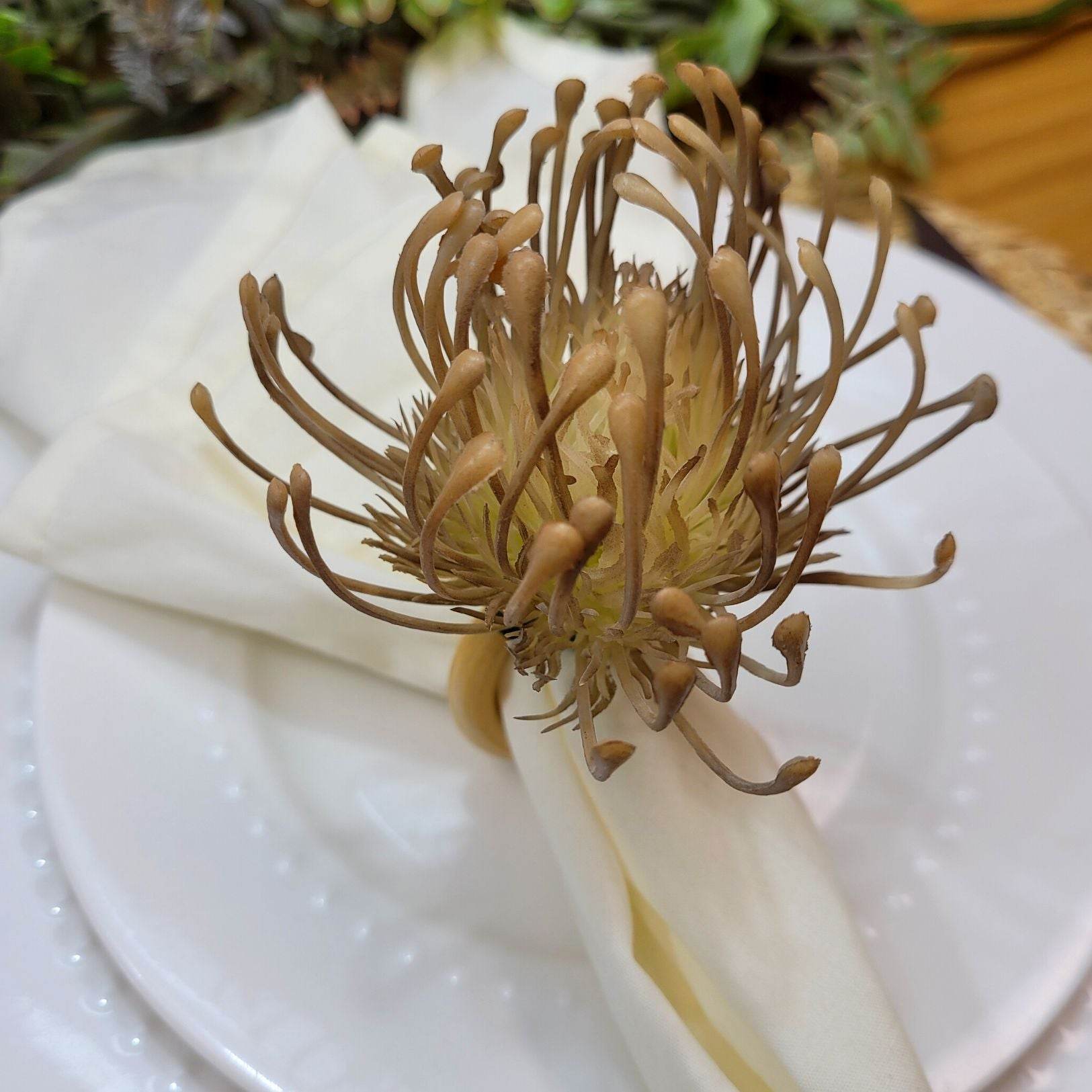 Set of 4 Beige Rustic Savanna Flower Napkin Rings - Loft&Timber