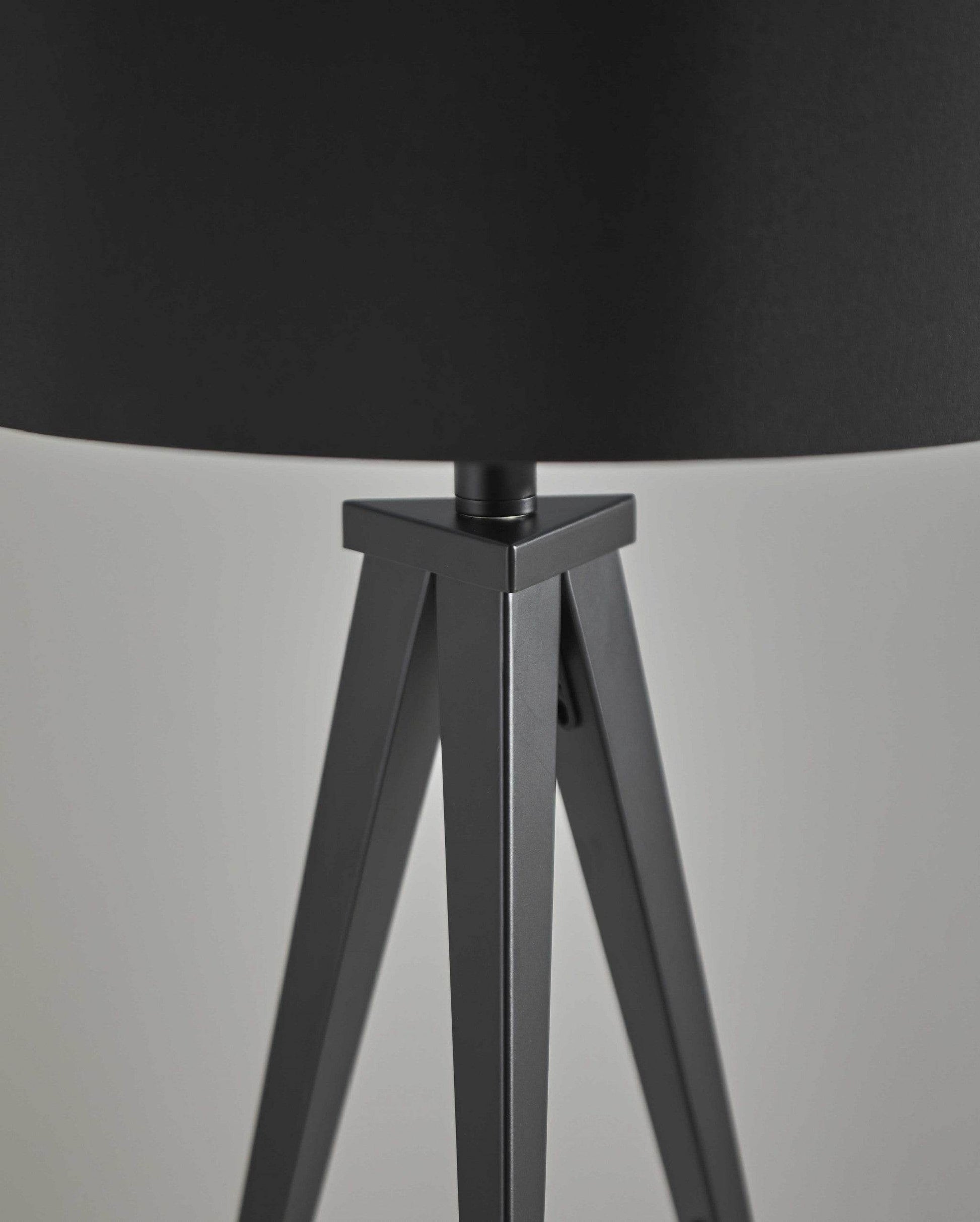 Treble Black Metal Table Lamp - Loft&Timber