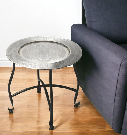 14" Black And Silver Aluminum Round End Table - Loft&Timber