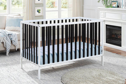Black and White Solid and Manufactured Wood Standard Three In One Convertible Crib - Loft&Timber