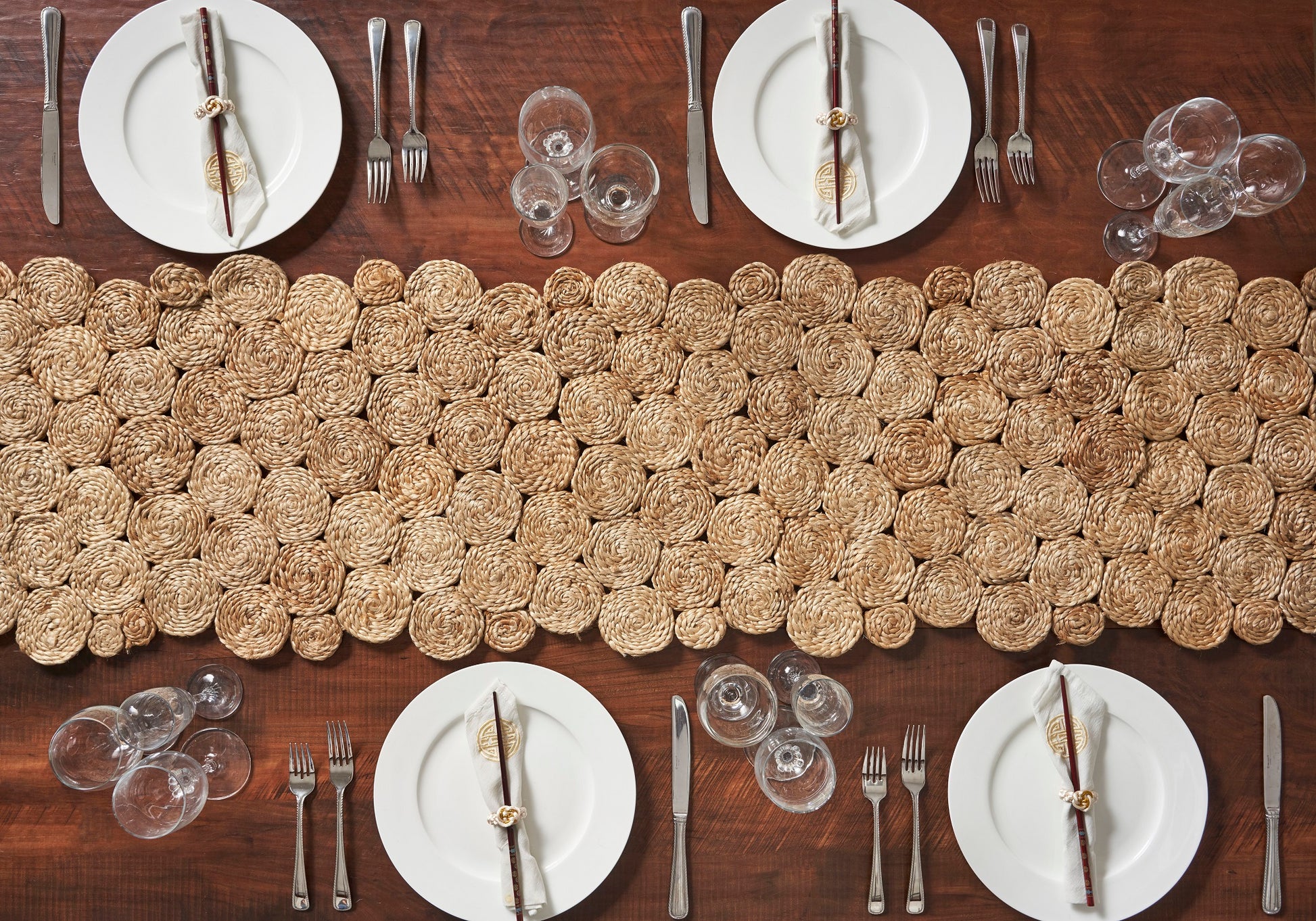 80" Natural Geometric Circles Scalloped Shape Jute Table Runner - Loft&Timber