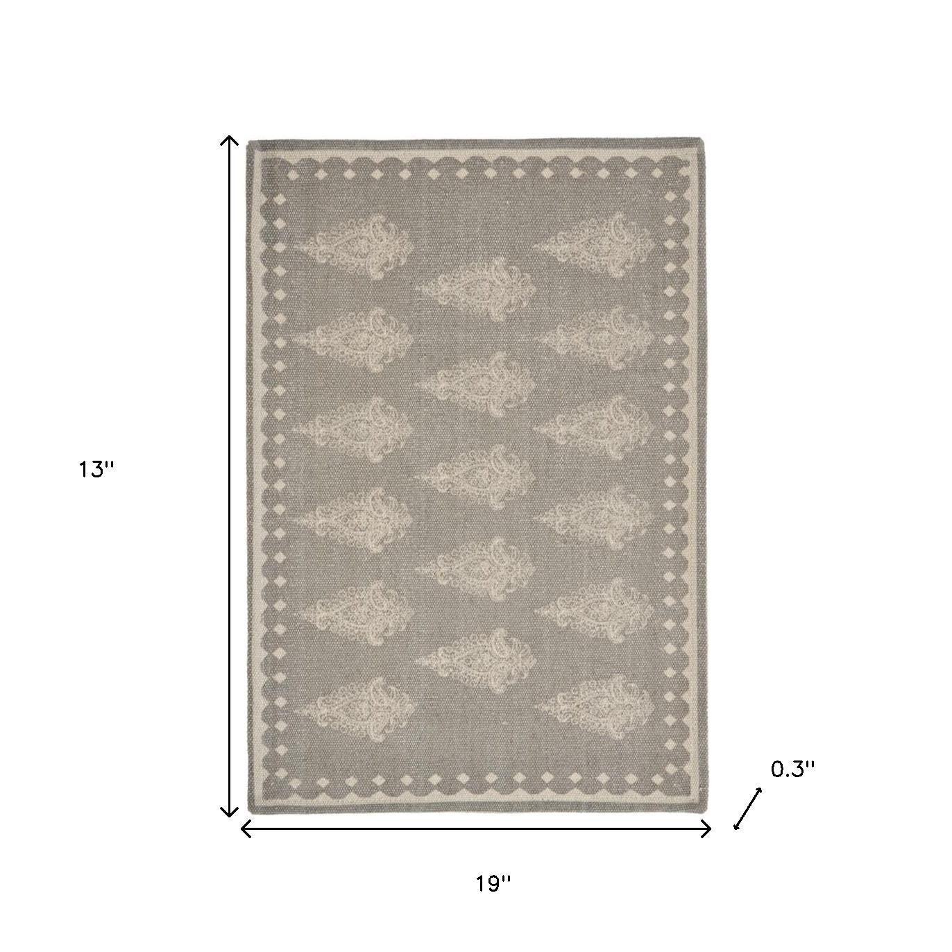 19" Set of Four Gray And Cream Geometric Medallion Cotton Placemats - Loft&Timber