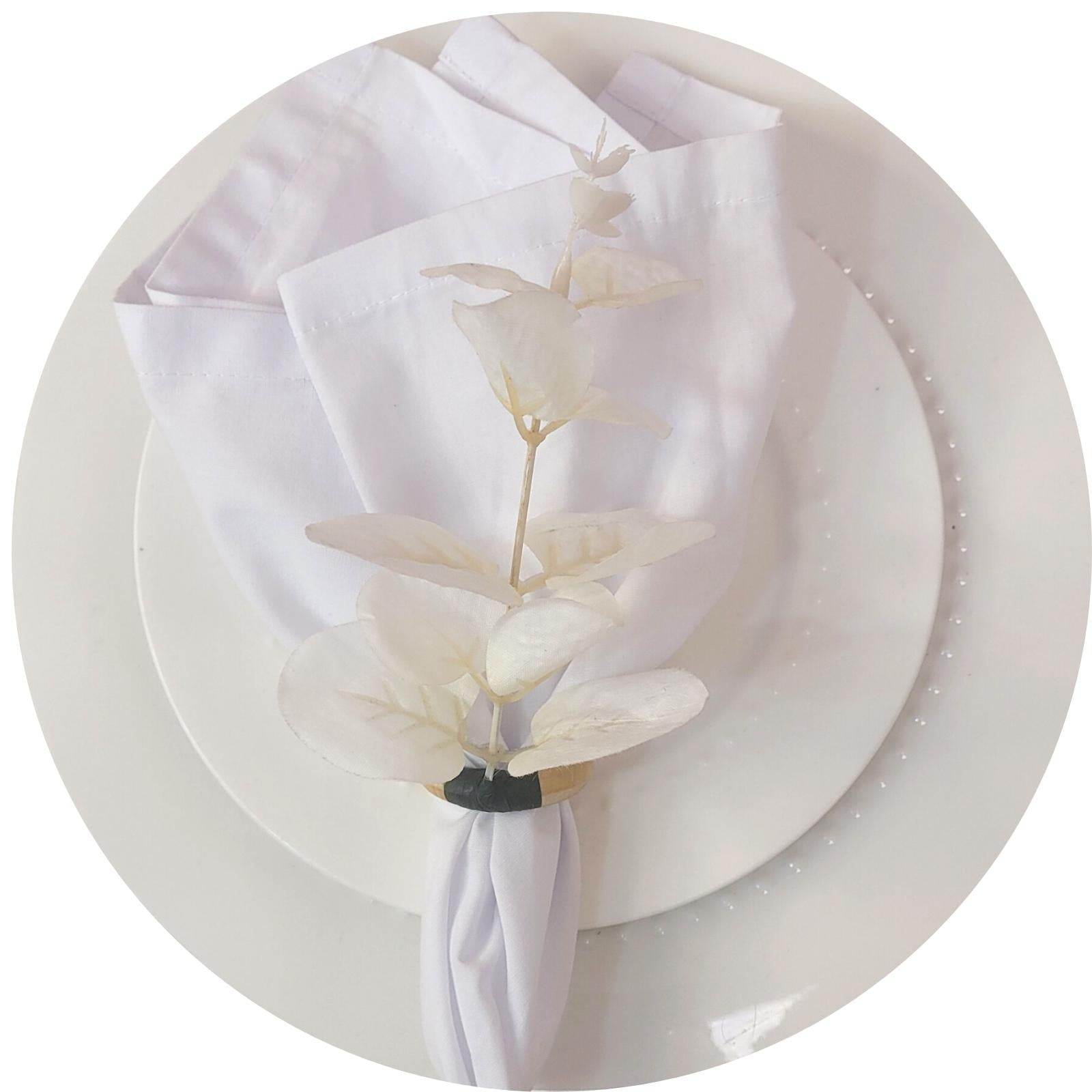 Set of 4 White Leaf Eucalyptus Napkin RingsRustic Napkin Ring, Minimalist Tabledecor, Oriental Tabledeco - Loft&Timber