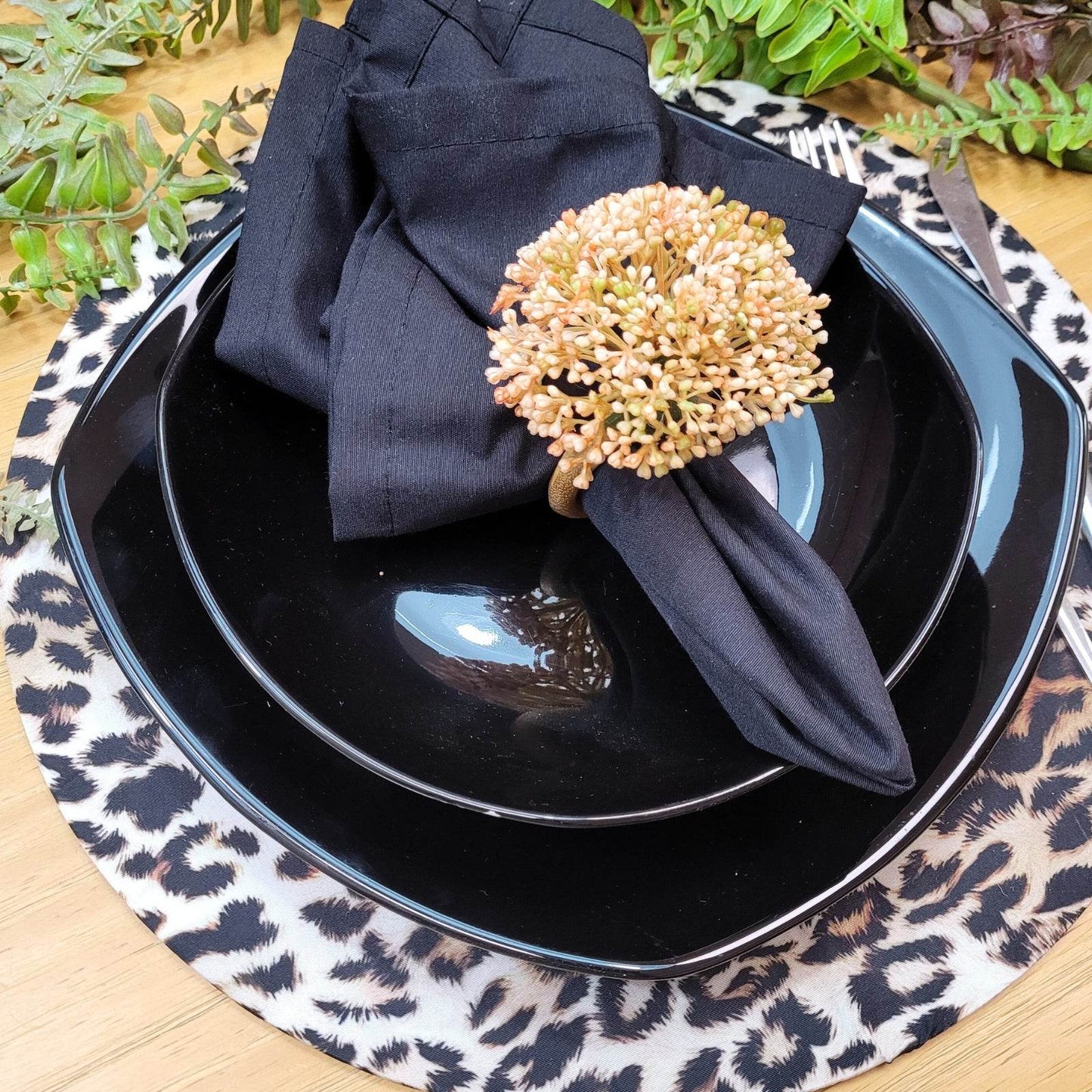 Maison Charlô | Set of 4 Chamomile Napkin Rings, Rustic Napkin Rings - Loft&Timber