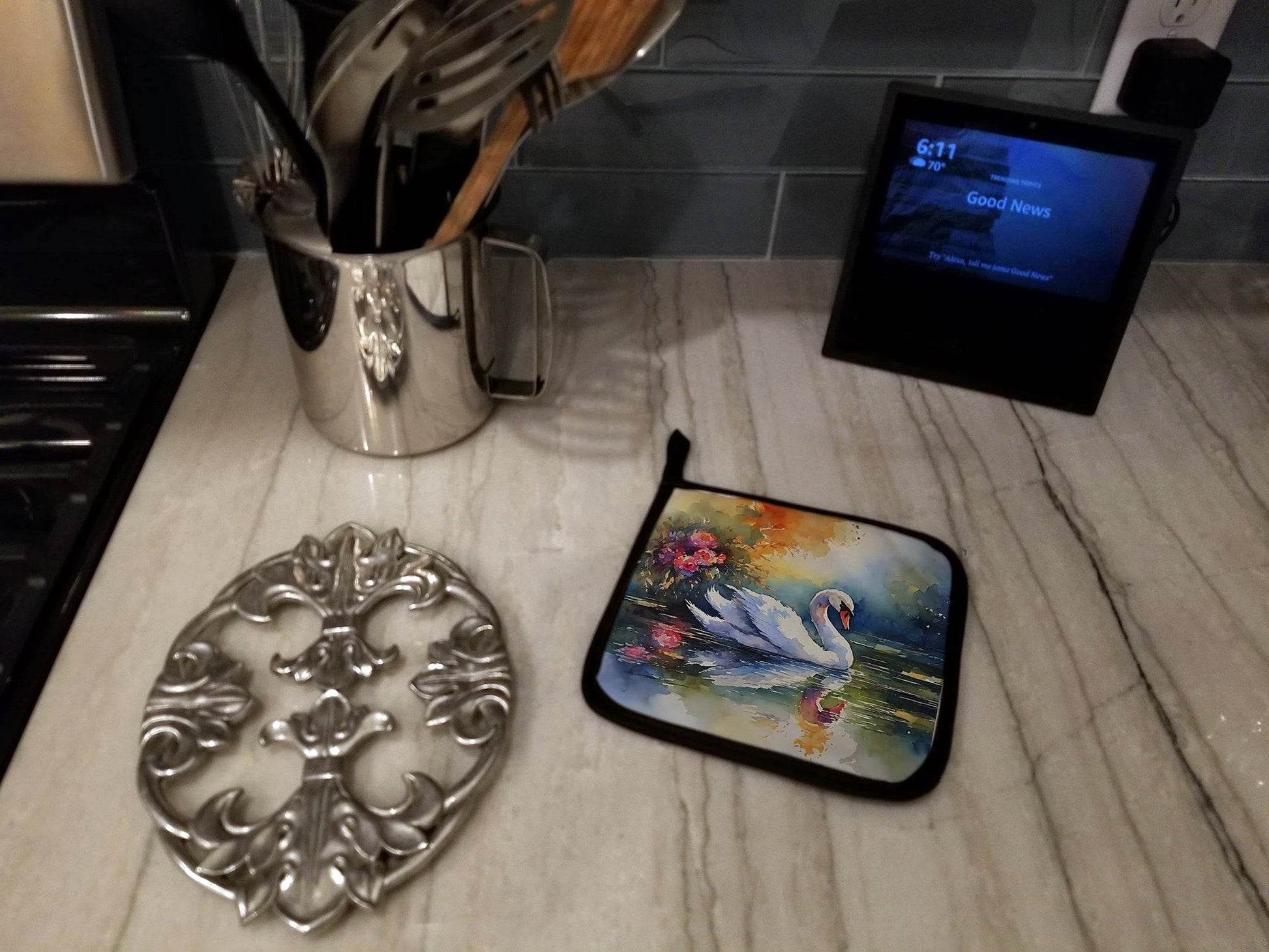 Swan Pair of Pot Holders - Loft&Timber