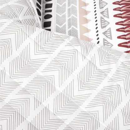 Full/Queen Lightweight Rustic Red Chevron Stripe Reversible 3 Piece Quilt Set - Loft&Timber