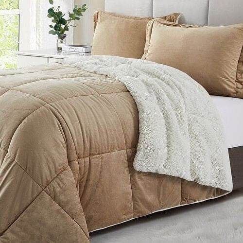Queen Plush Microfiber Reversible Comforter Set in Gold - Loft&Timber