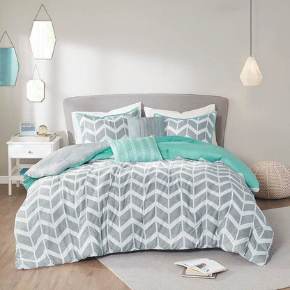 Full/Queen Reversible Comforter Set with Grey White Aqua Teal Chevron Pattern - Loft&Timber