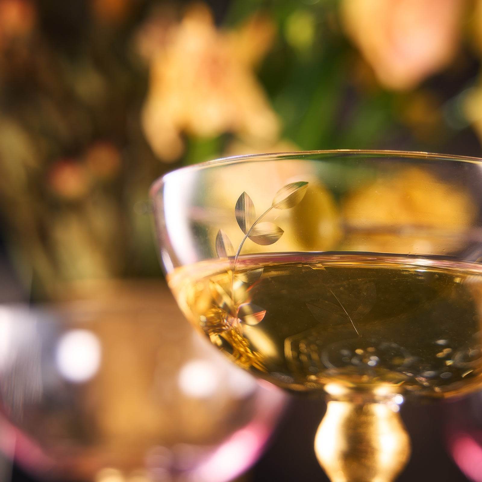 Colored Coupe Art Deco Glasses, Gold | Set of 4 | 8 oz Classic Cocktail Glassware for Champagne, Martini, Manhattan, Sidecar, Crystal Speakeasy Style Goblets Stems (Pink) - Loft&Timber