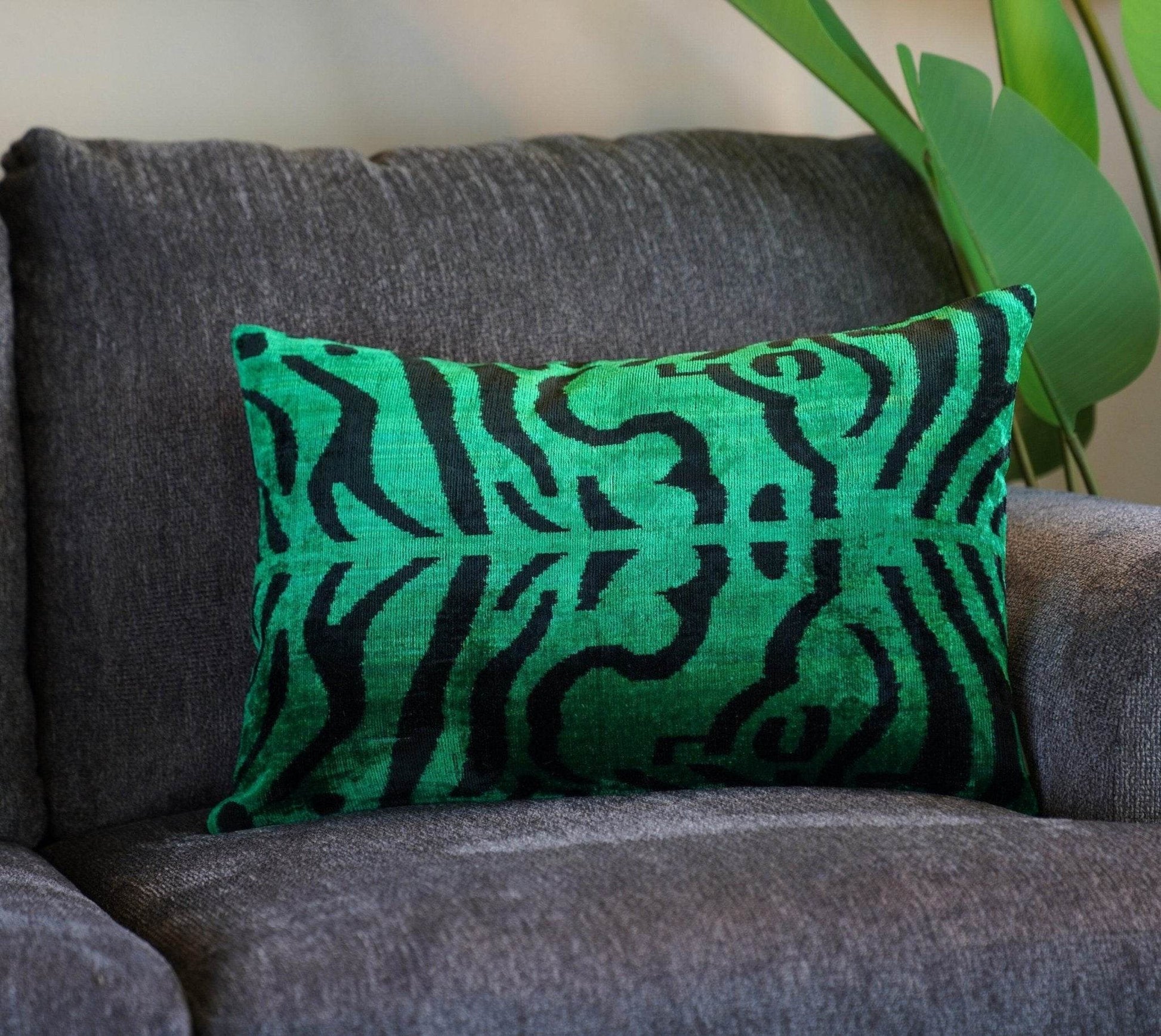 Canvello Tiger-Print Decorative Throw Pillows Sets | 16x24 in | Set of 3 - Loft&Timber