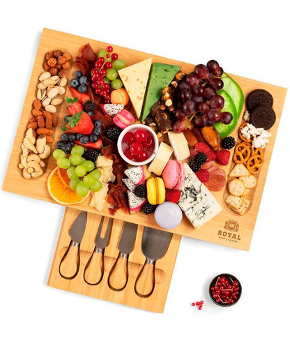Cheese Board Set with Knives, 16.5“ x 11” - Loft&Timber